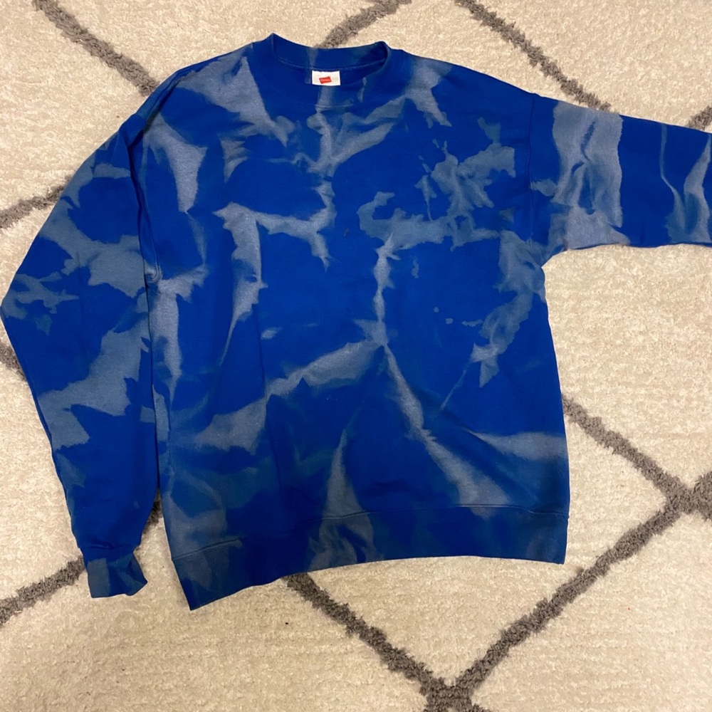 tie dye sweatshirt